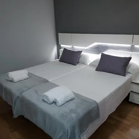 Apartment Rua Zapateria 10 *